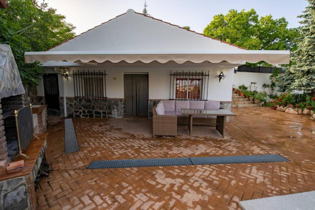Вилла Casa Cuesta Del Alamo. Vistas Frente Puente Lata Гранада Экстерьер фото
